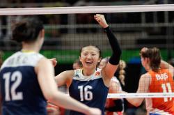 浓眉哥与90激战RNG分钟，领先优势明显胜负难料！，Doinb焦点对战赛场气氛高涨