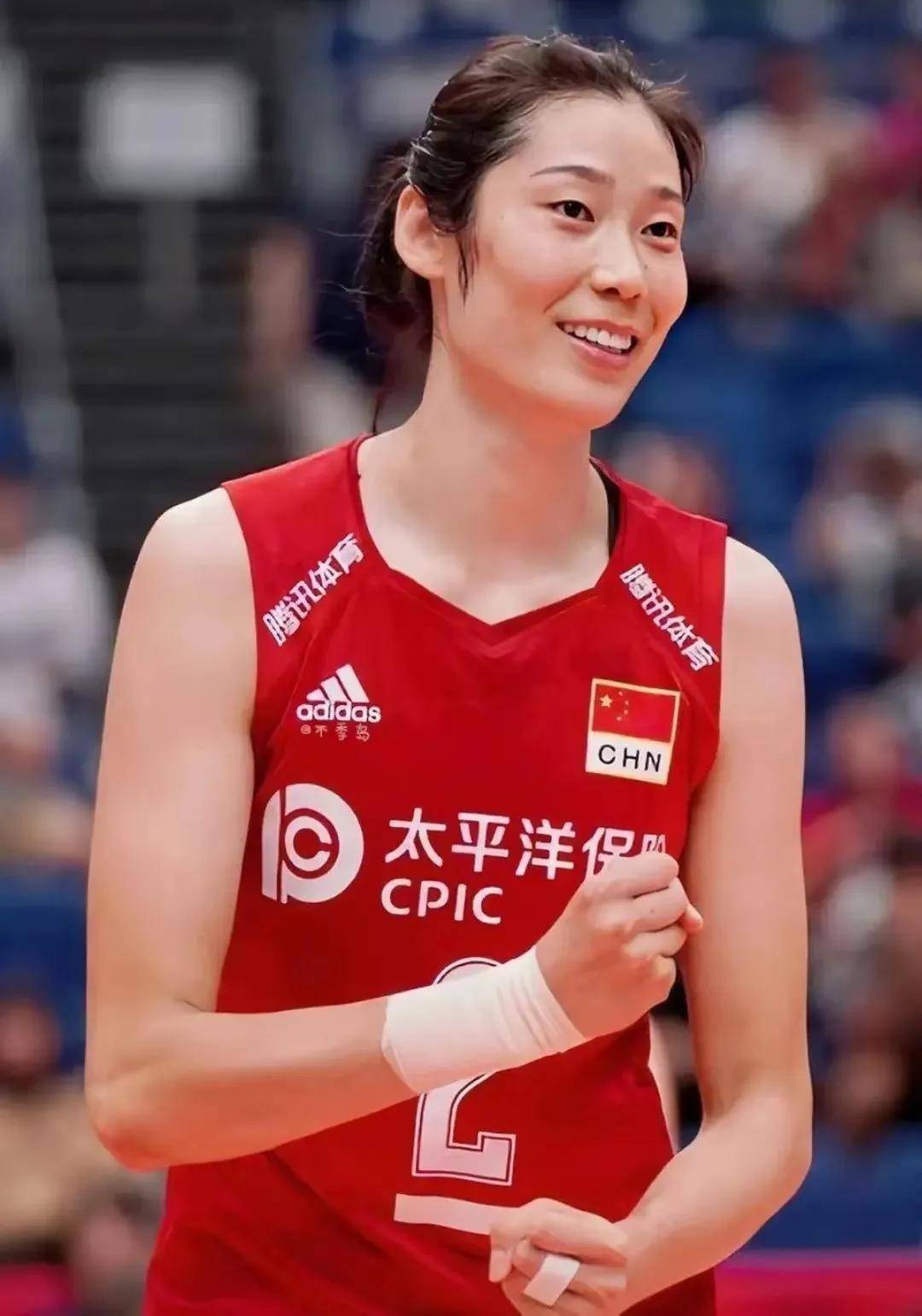 震撼！朱婷在足球赛场爆冷取胜！的简单介绍