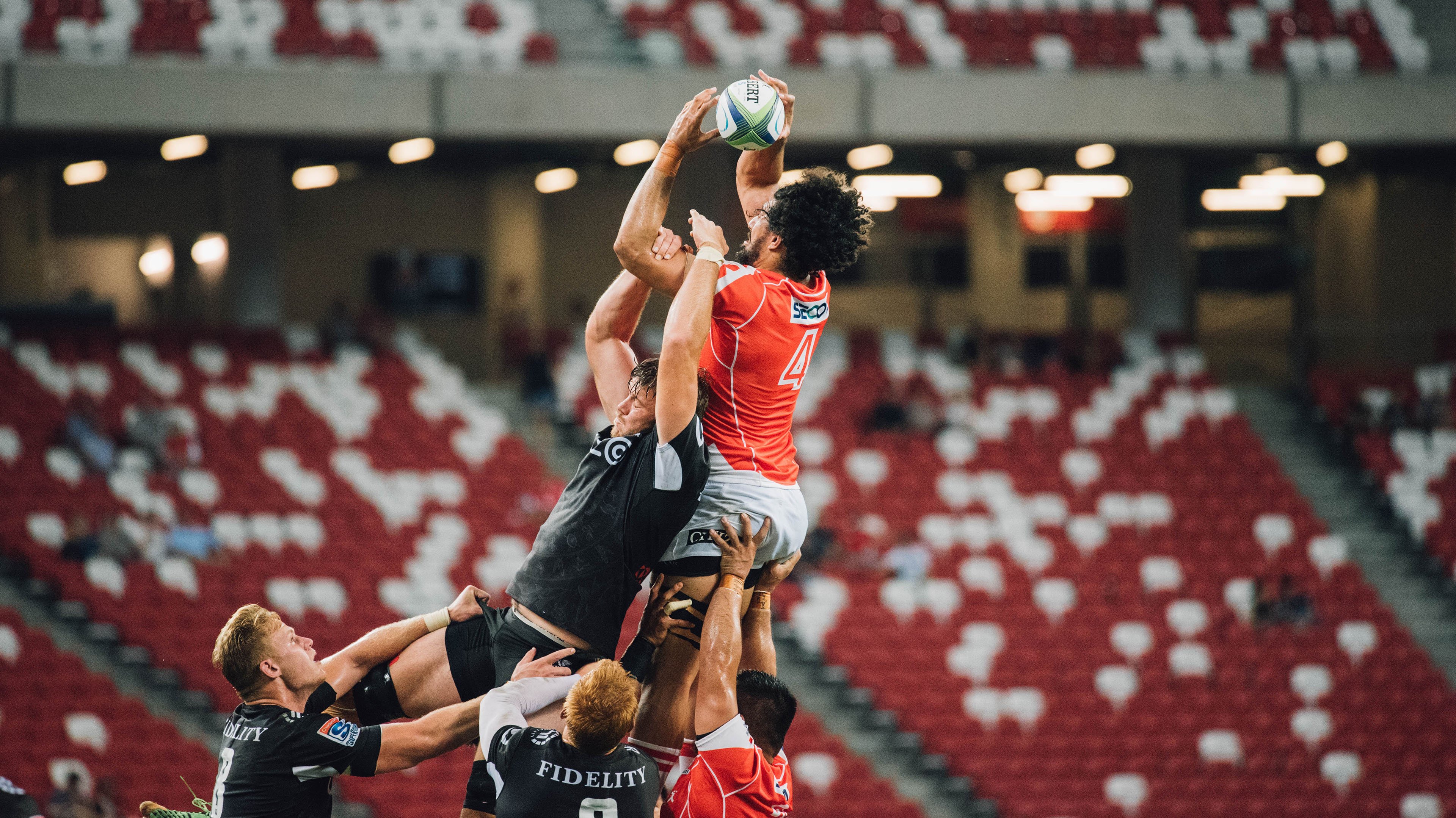 阿扎伦卡意外战胜美国队，出色发挥引爆全场！赢得满堂喝彩