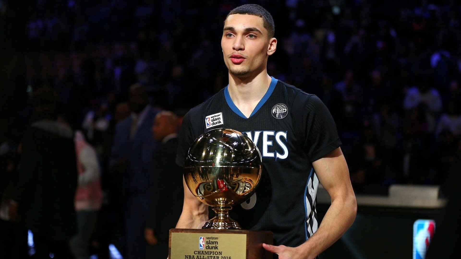 世锦赛八强战激情夜！萨拉赫里突外投，罗马鏖战金州勇士(圣斗士星矢北欧篇86版国语)